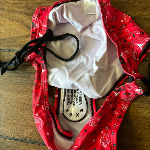 WOMANS Red paisley bandana print Brazilian Tie Side Bikini bottom size large - Picture 7 of 10